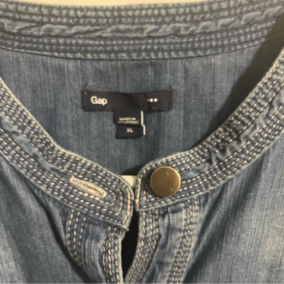 Gap shirt dress. Women’s size M/L
Blue jean - Picture 4 of 10